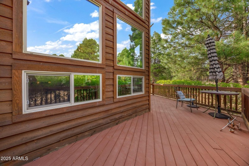 Sitting deck