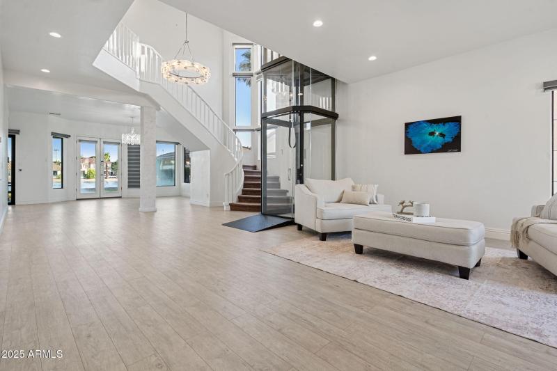 Grand foyer