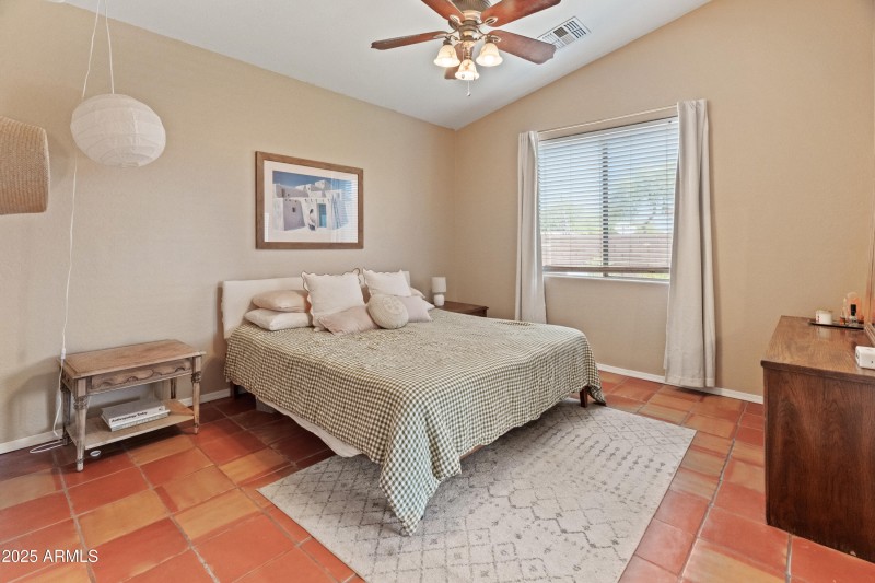 17056 W Bristol Ln-11