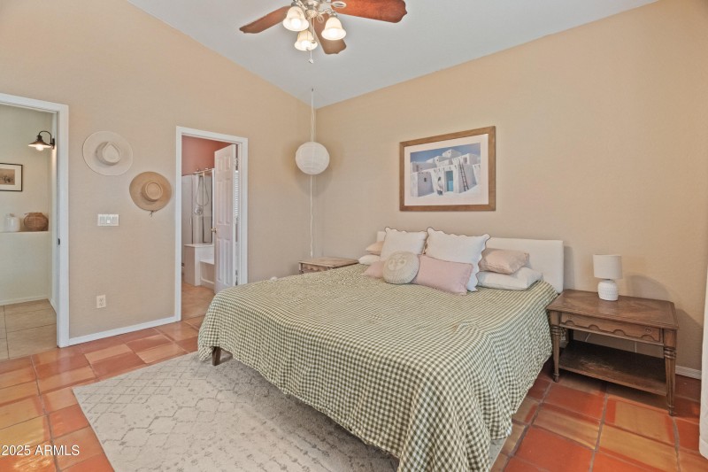 17056 W Bristol Ln-12