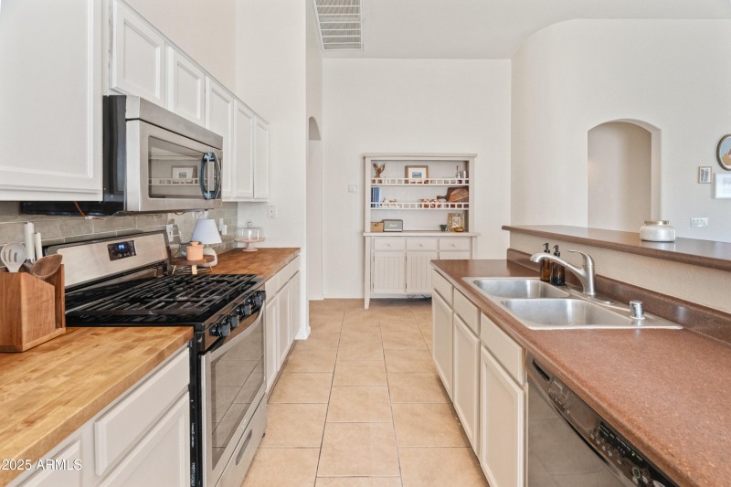 17056 W Bristol Ln-18