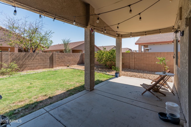 17056 W Bristol Ln-31
