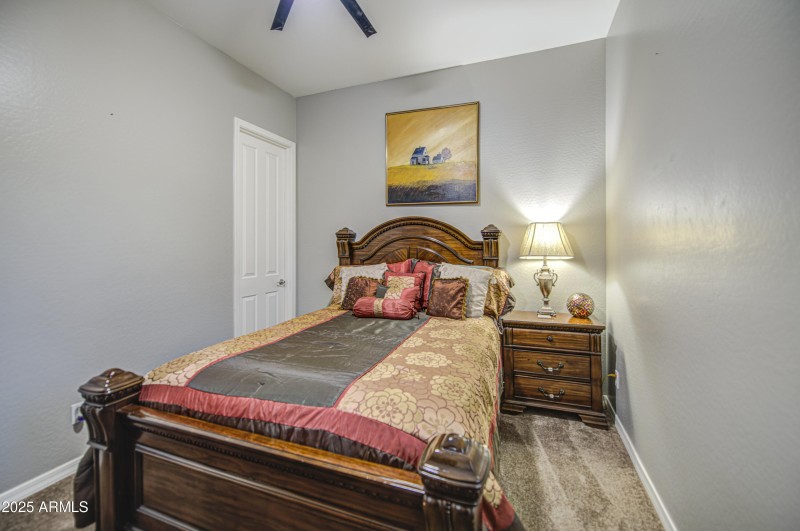 Bedroom 4-pic 2