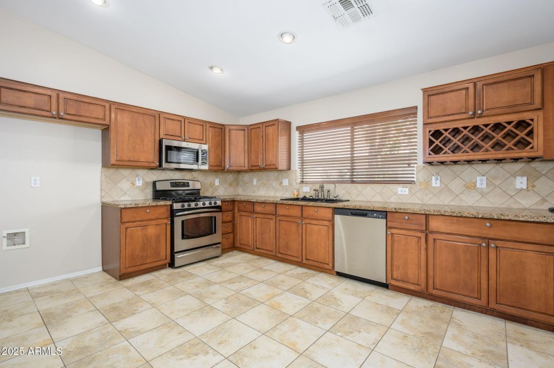 LARGE, OPEN KITCHEN