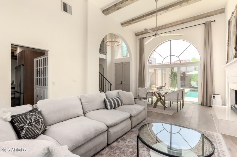 Living room 2