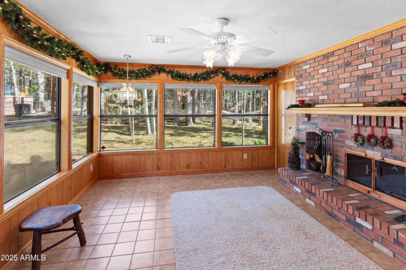 Arizona Room with FP