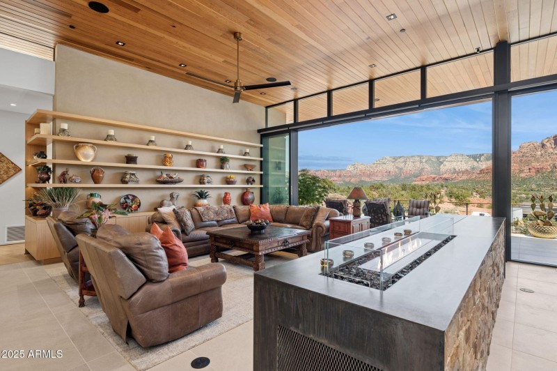 7-web-or-mls-24-jefferson-ct