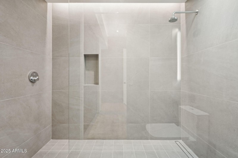 40-web-or-mls-24-jefferson-ct