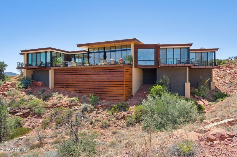 76-web-or-mls-24-jefferson-ct