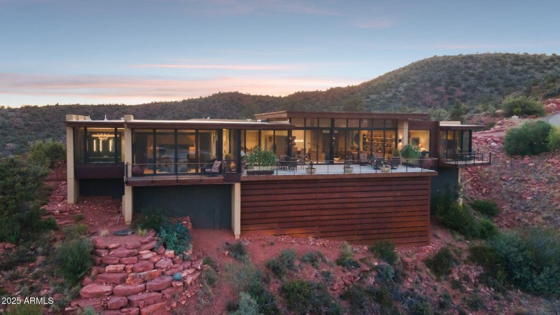 89-web-or-mls-24-jefferson-ct