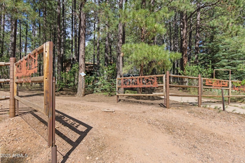 Welcoming secure gate