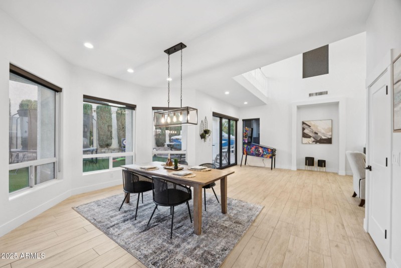 10-web-or-mls-578-n-acacia-dr