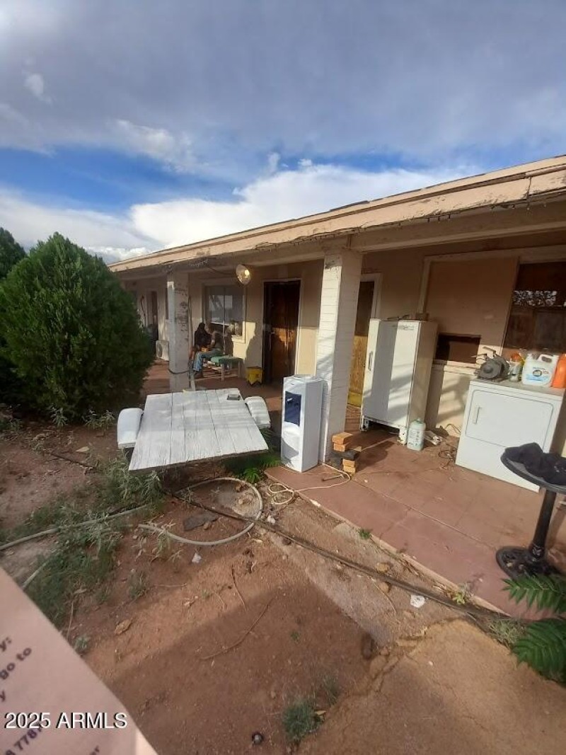 Hwy 80 motel porch