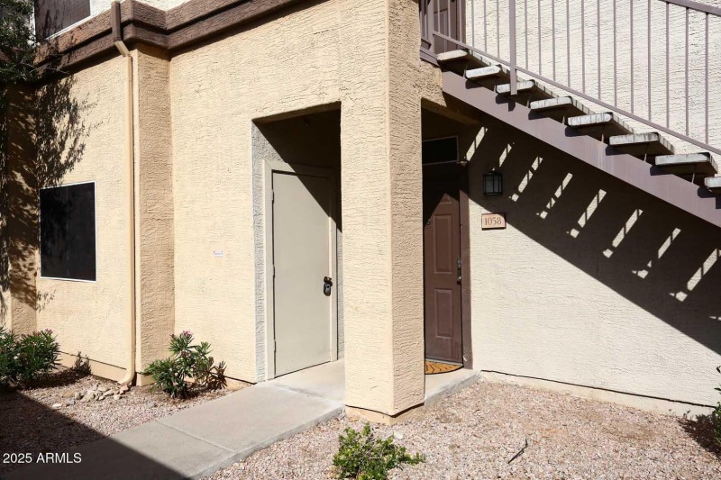 Entry-Storage Room