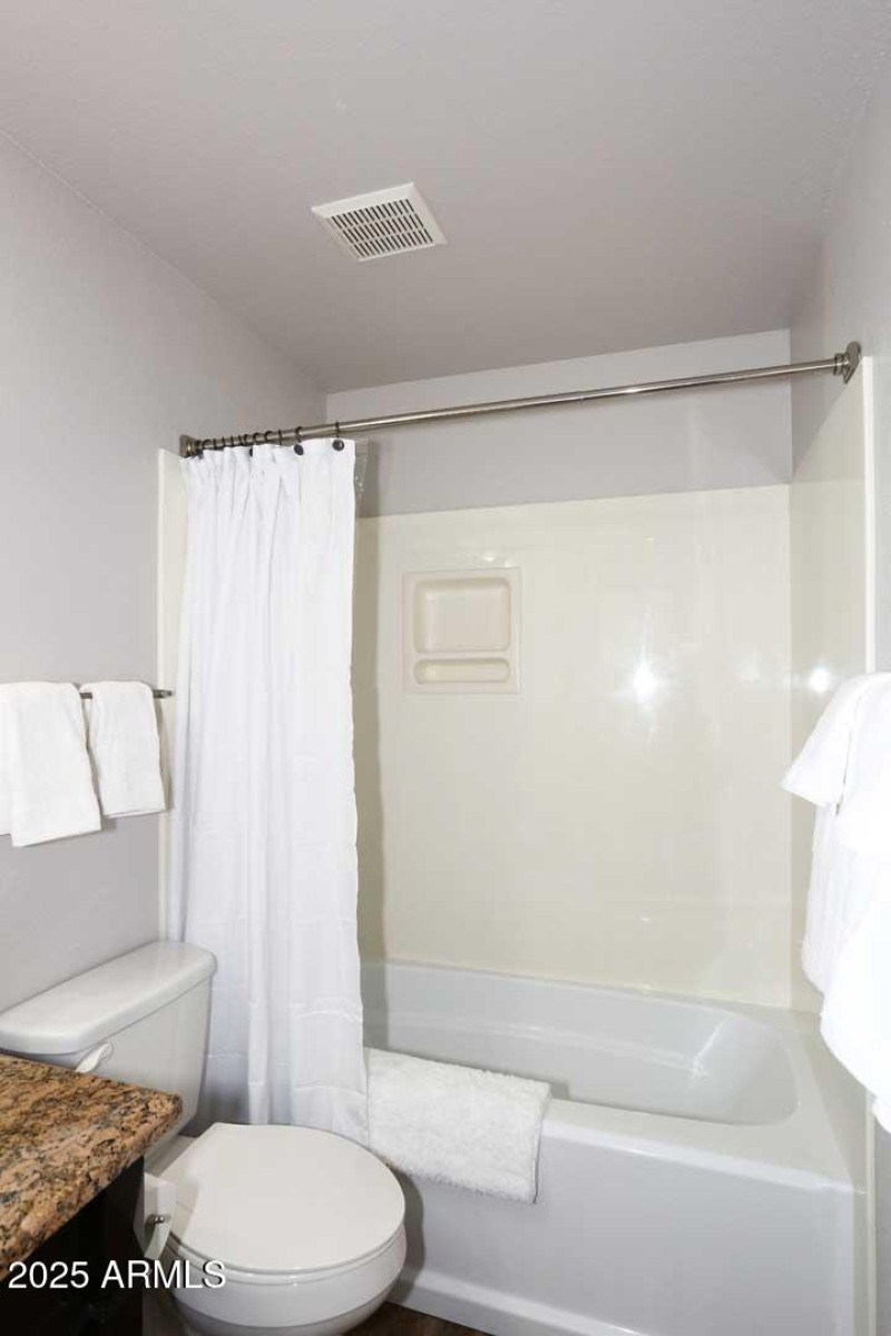 Guest Bath-Tub