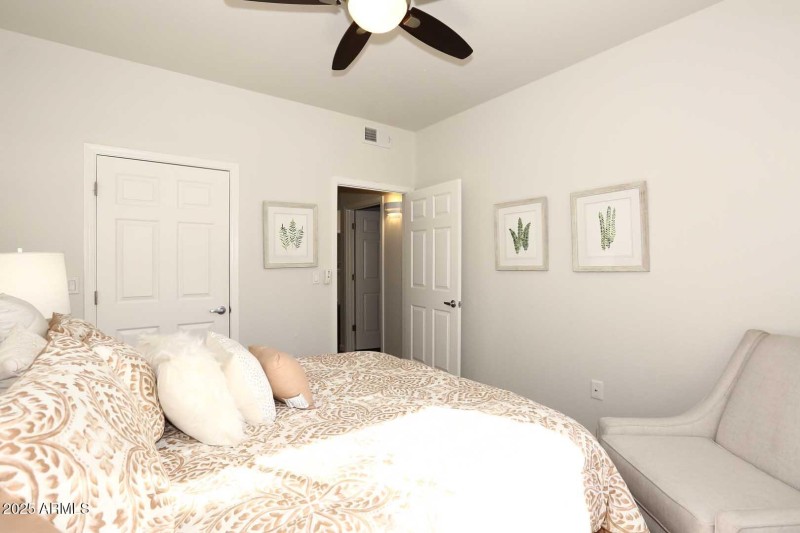 Guest Bedroom2