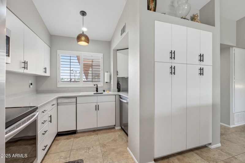 15_10851_N_Fairway15_mls