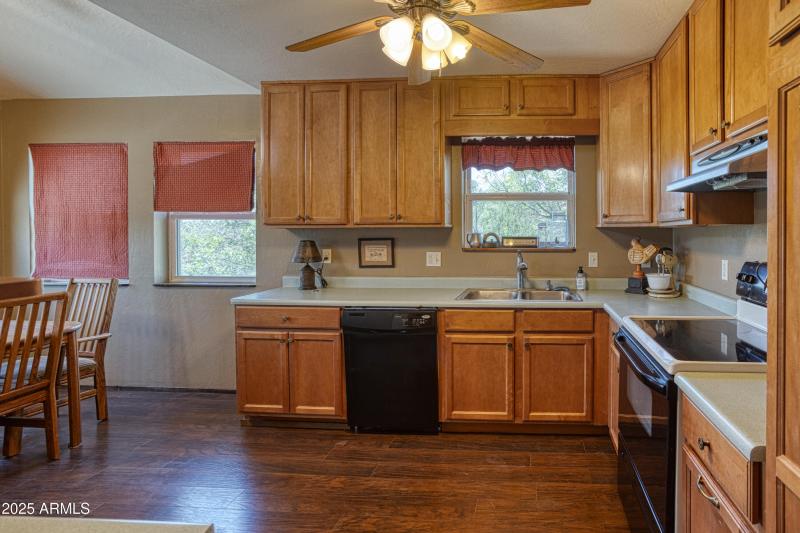 PAX_4927_AuroraHDR2019-edit