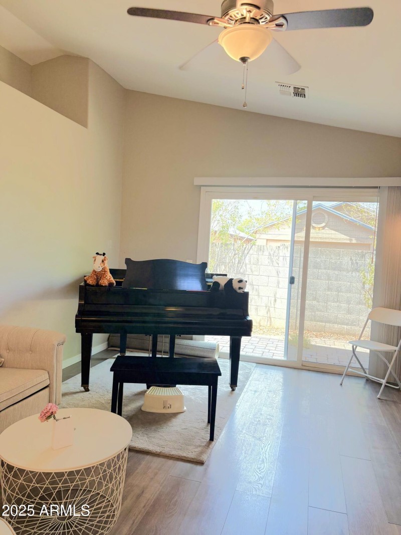 Living room 3