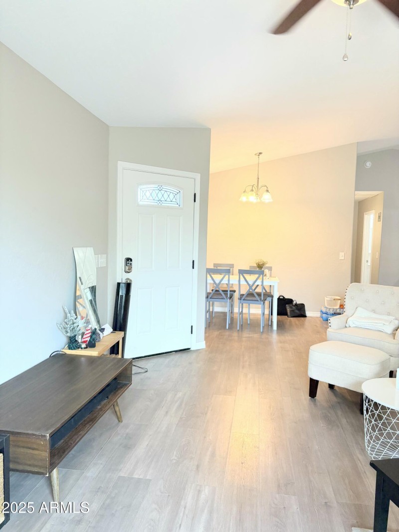 Living room 5