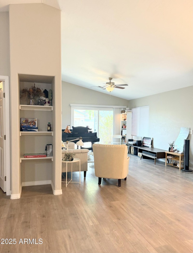 Living room 6