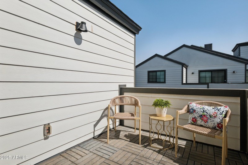 31-web-or-mls-2604-n-27th-st-1