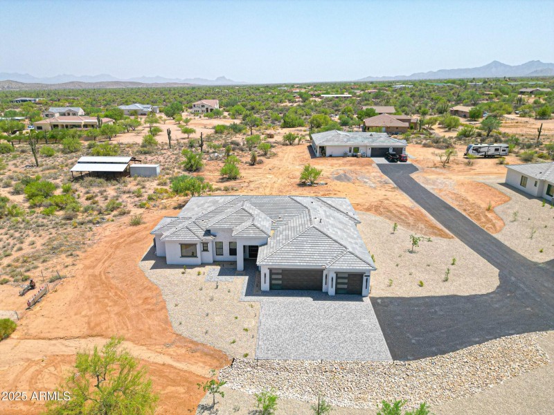 New Build w/ Mountain Views