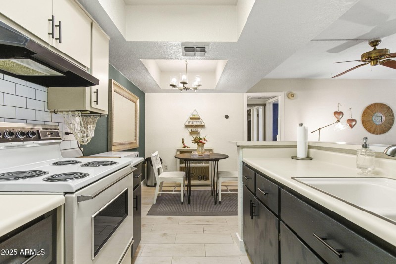 11-web-or-mls-4444-e-paradise-village-pk