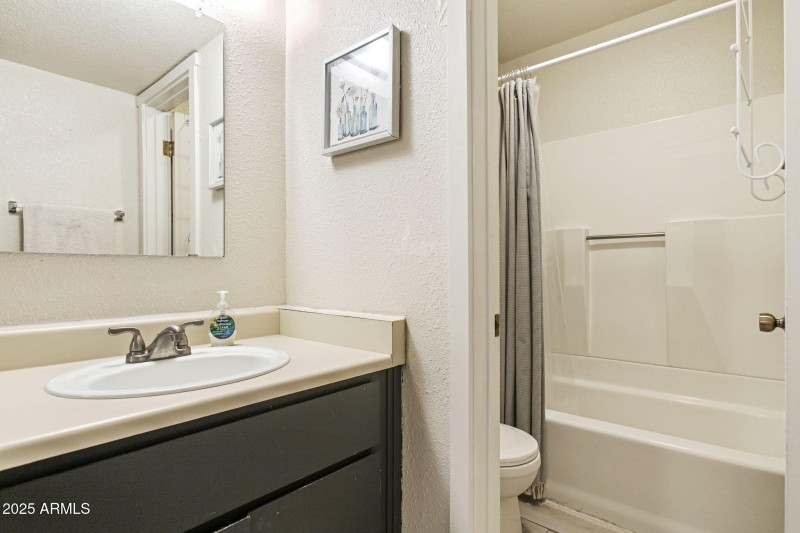 19-web-or-mls-4444-e-paradise-village-pk