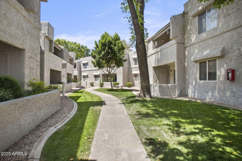 21-web-or-mls-4444-e-paradise-village-pk