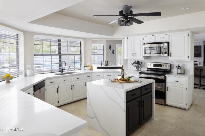 LAKOTKO_11002N52ndSt_PRINT-7