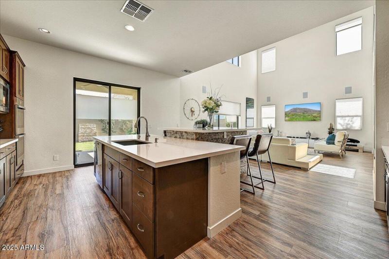 15-Full Service Island