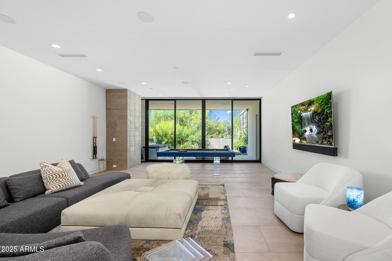 37-family room and game room