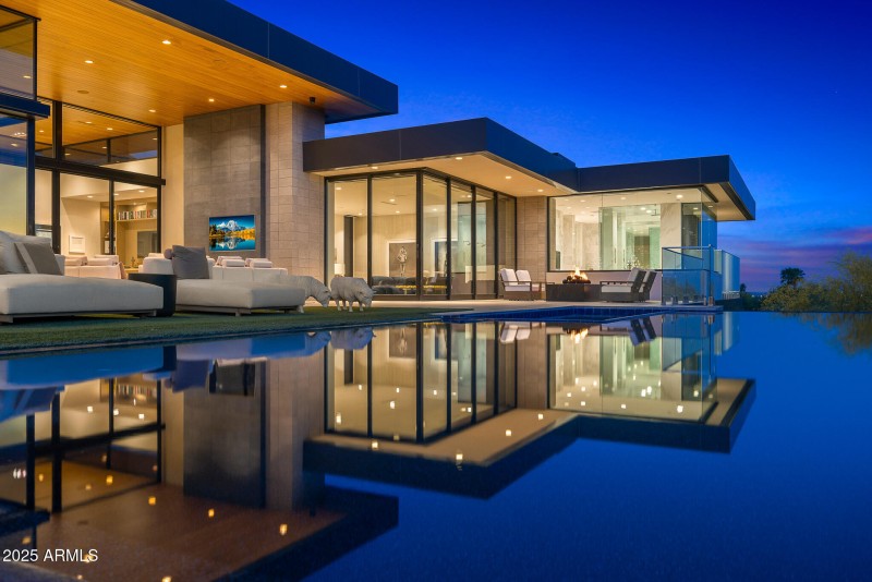 83-infinity pool view of backyard