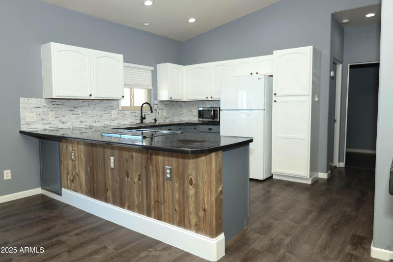 Palisades Kitchen 2