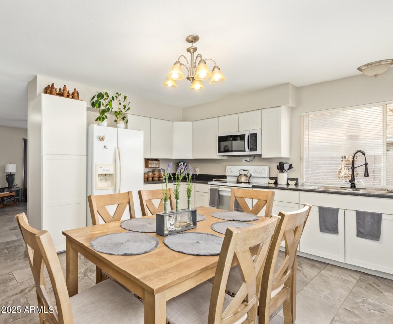 Kitchen/Dining