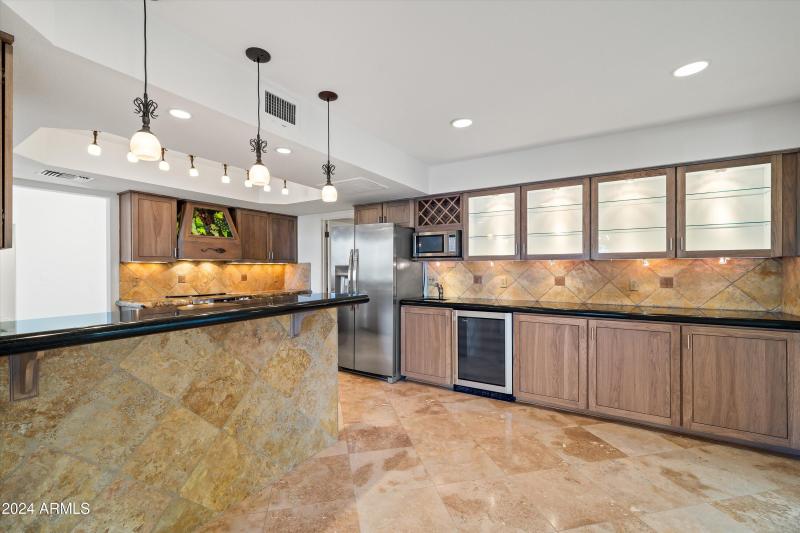 16-Kitchen