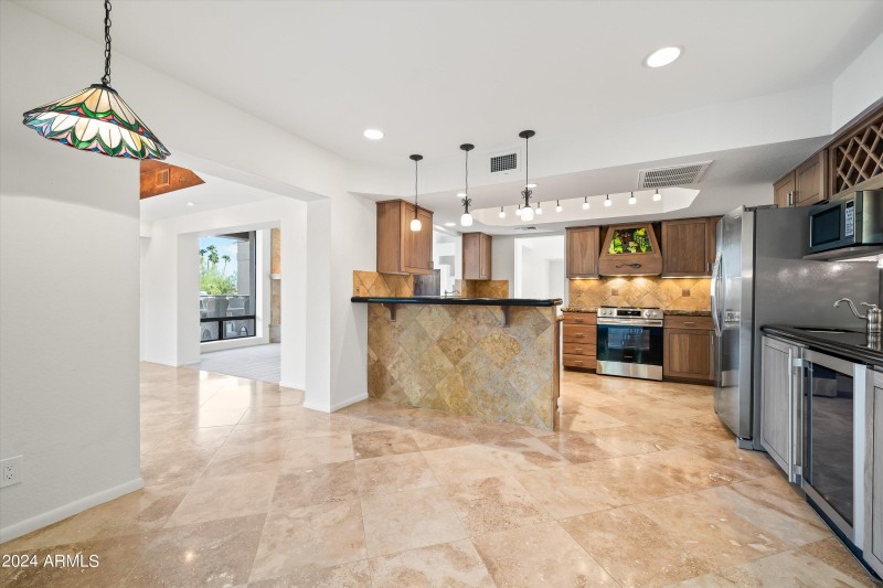 17-Kitchen