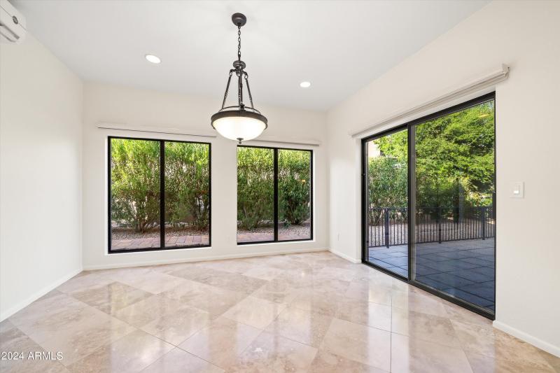 25-Breakfast Nook
