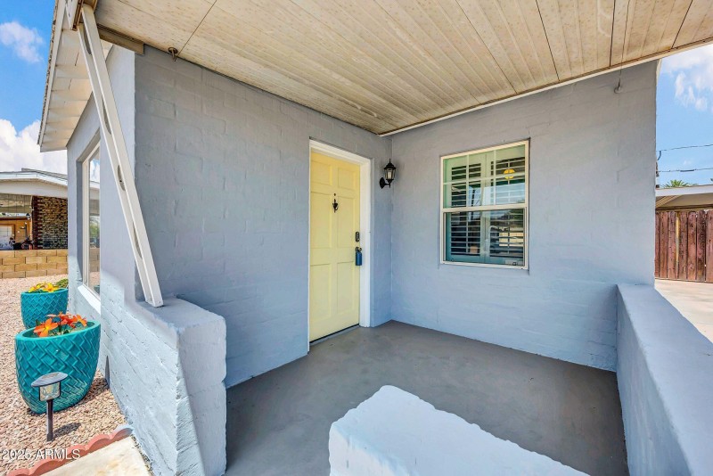 2242 E Harvard St-6