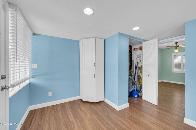 2242 E Harvard St-7