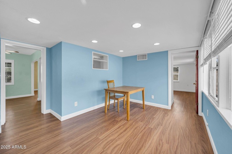 2242 E Harvard St-9