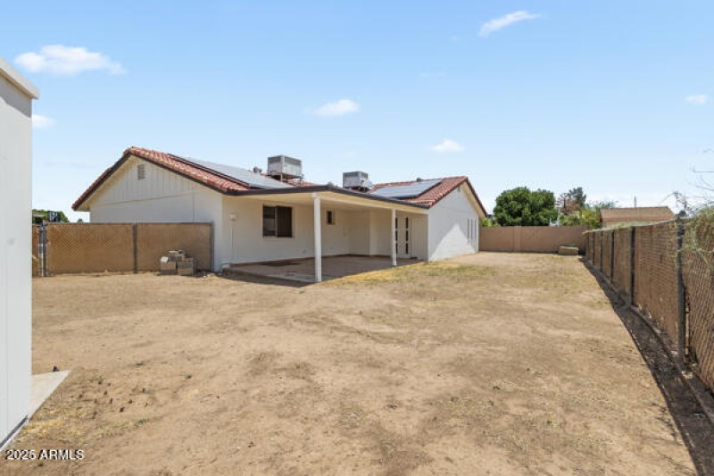 Huge yard!