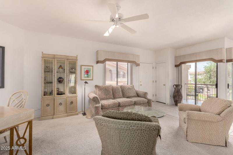 09 Living Rm Greenway 279