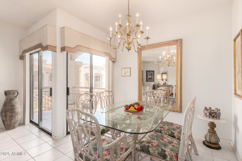 11 Dinning Rm Greenway 279