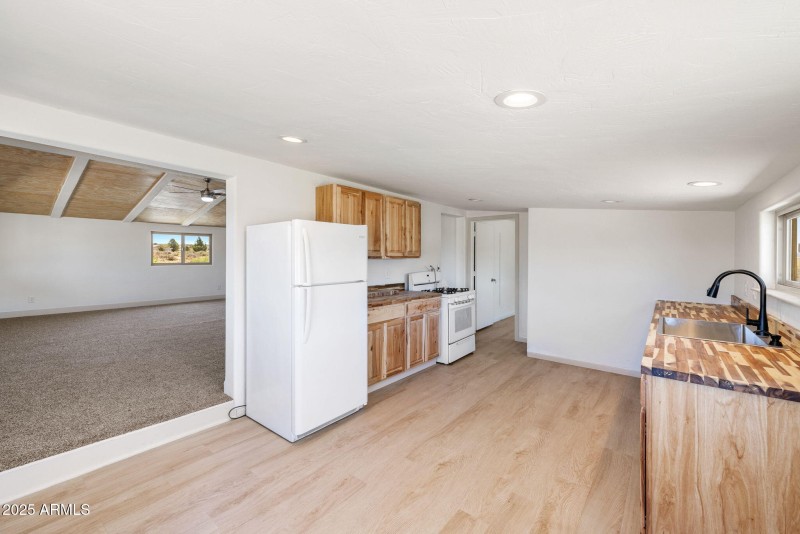 8-Kitchen