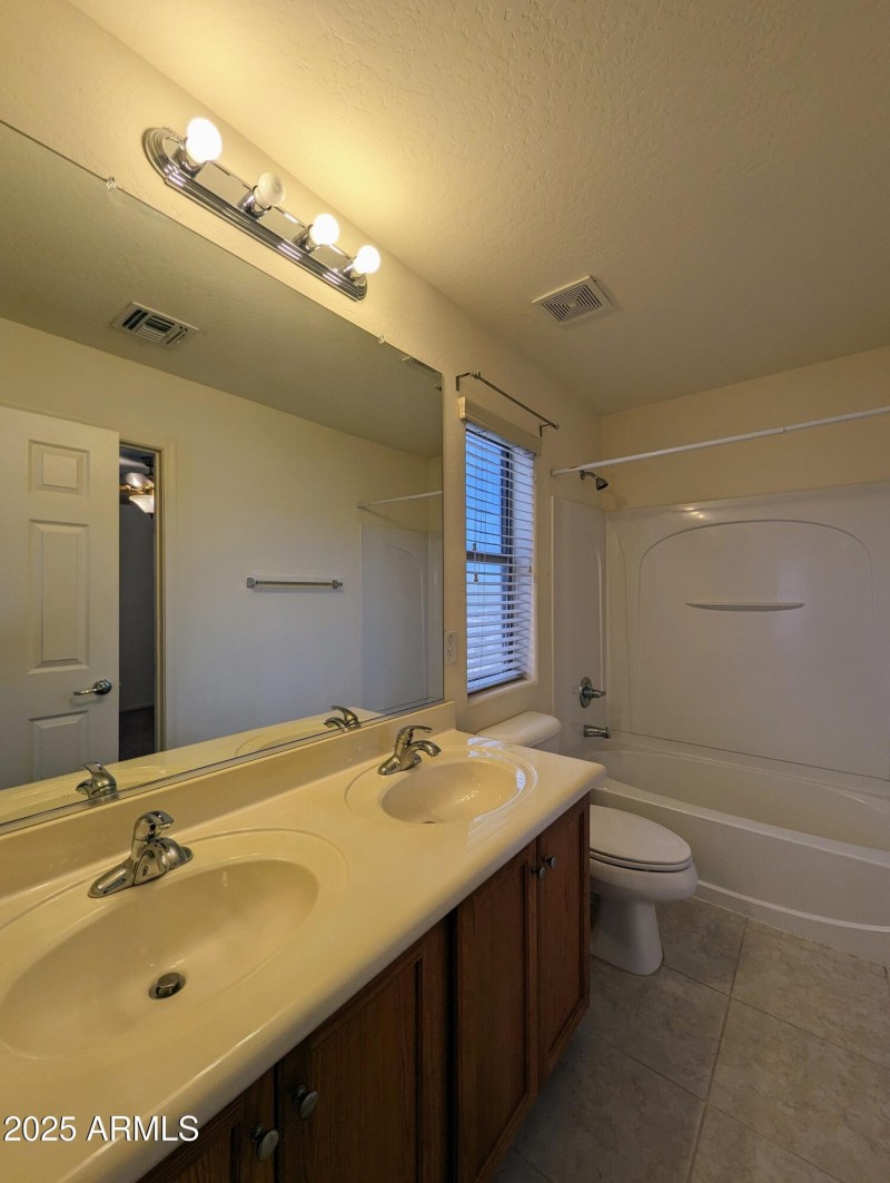 PXL_20230722_193209497