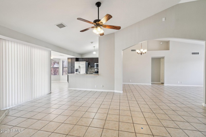 8-web-or-mls-N 88th Ave-S0307-008