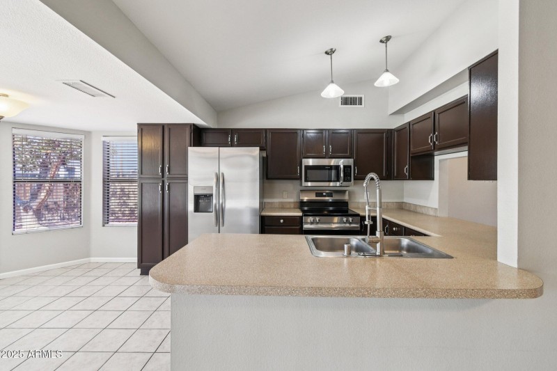 12-web-or-mls-N 88th Ave-S0307-012