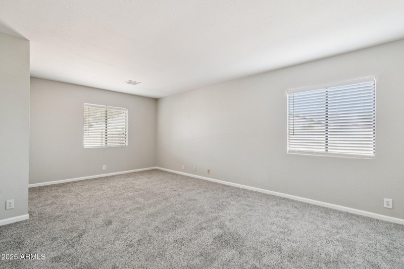 23-web-or-mls-N 88th Ave-S0307-023